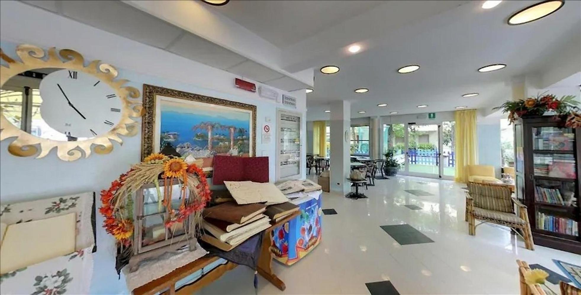 Hotel Milord Чезенатіко Екстер'єр фото