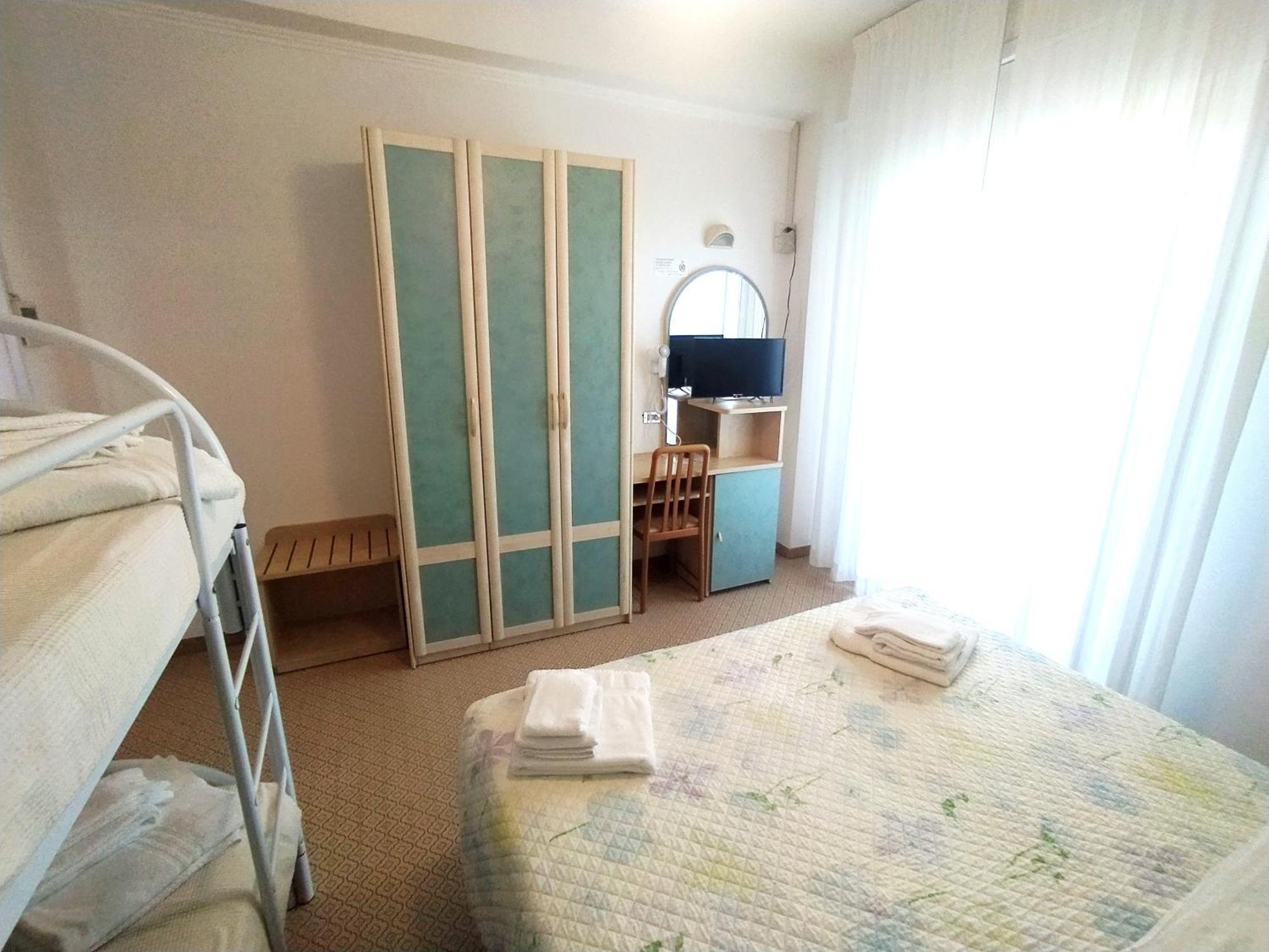 Hotel Milord Чезенатіко Екстер'єр фото