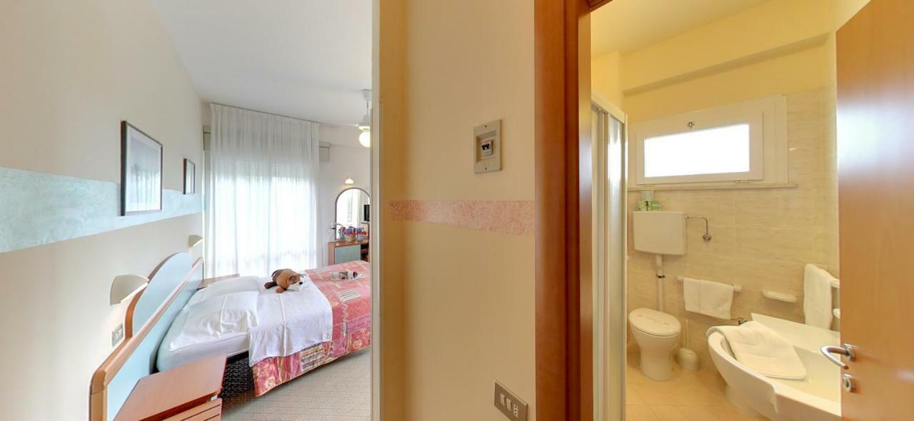 Hotel Milord Чезенатіко Екстер'єр фото